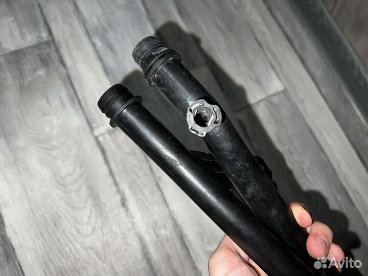 Патрубок системы охлаждения Mercedes-benz W204