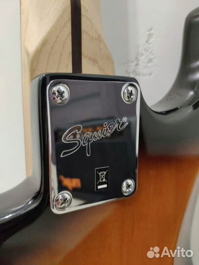 Гитара, комбик, чехол и всё, что на фото