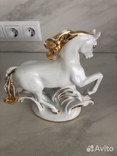 Фарфоровая статуэтка лфз