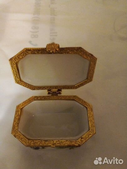 Шкатулка фарфоровая