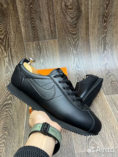 Кроссовки Nike cortez