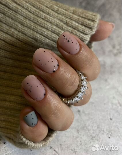 Маникюр на дому