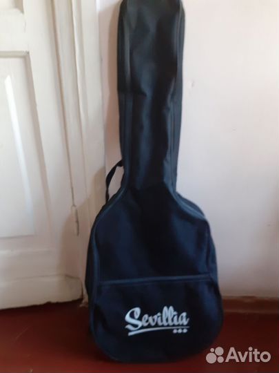 Классическая гитара 1/ 2