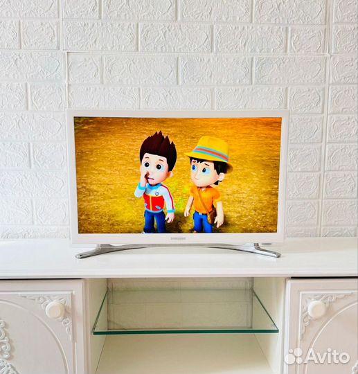 Белый SMART TV,Wi-Fi Samsung 22 дюйма