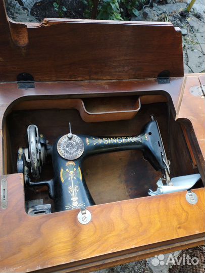 Швейная машинка zinger