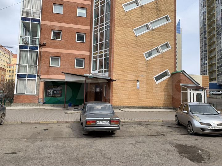 Продам- Обменяю,Сдам, Цоколь 1500 м²