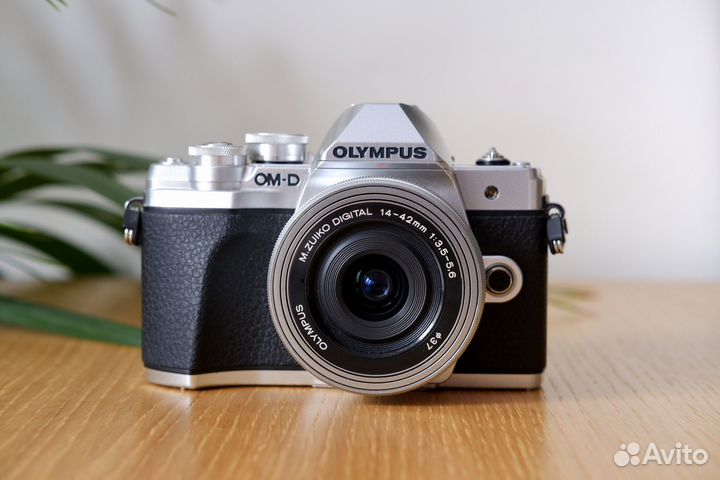 Olympus OM-D E-M10 Mark III