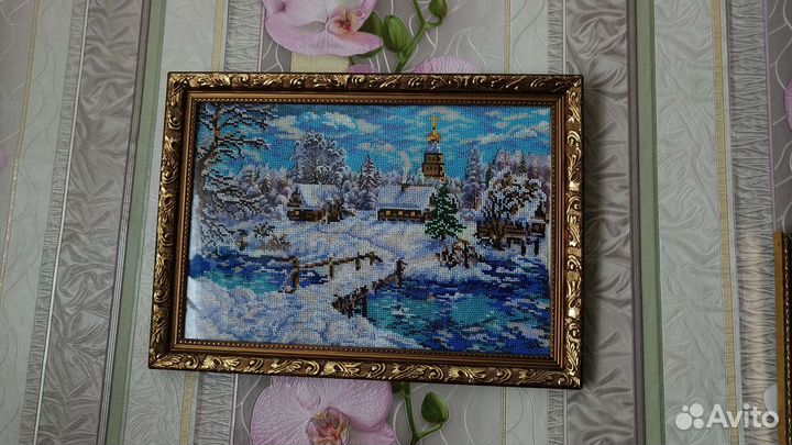 Картина вышитая вручную бисером под стеклом. Зима