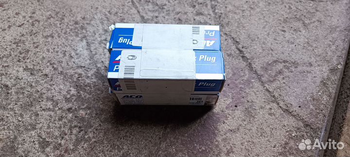 Свеча зажигания Opel Zafira B