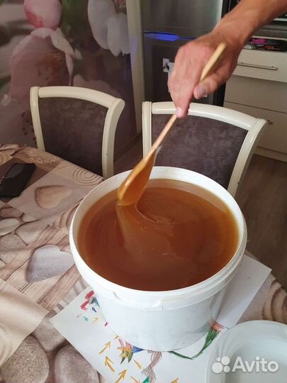 Мед, пыльца