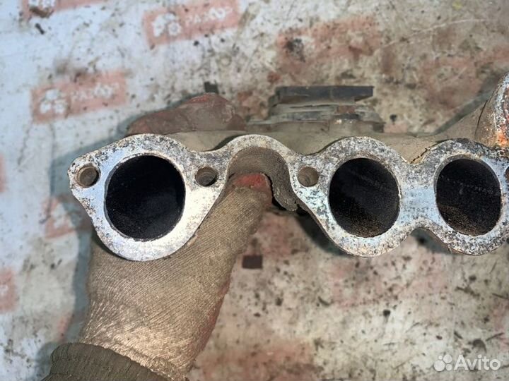 Коллектор впускной Volkswagen Passat B3 RP 1991