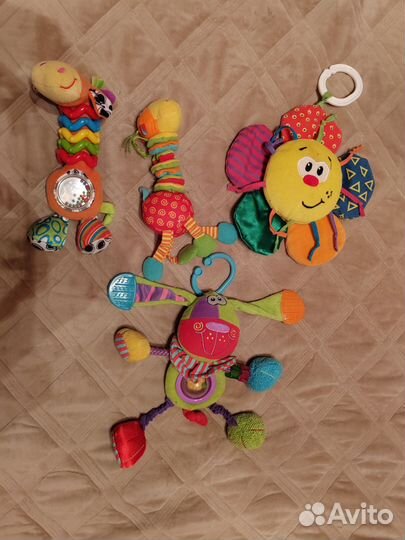 Развивающие игрушки для малышей пакетом