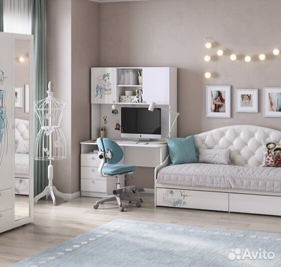 Письменный стол для школьника белый