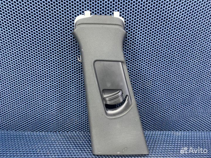 Обшивка центральной стойки верхняя Audi Q5 8R