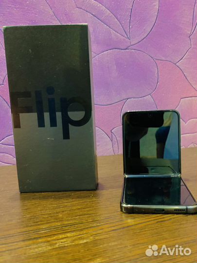 Samsung Galaxy Z Flip4, 8/256 ГБ