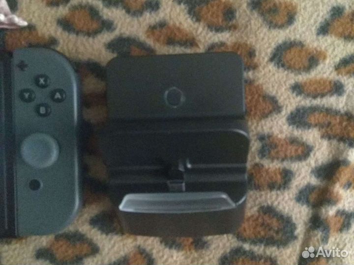 Nintendo Switch V2 c отличным набором