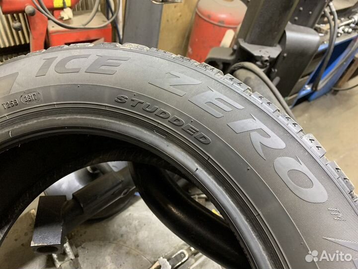 Pirelli Ice Zero 215/55 R17  1шт