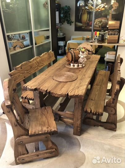 Стол из массива дерева