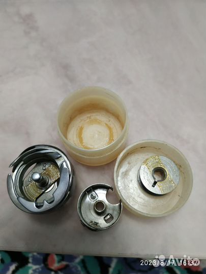 Челнок для швейной машины