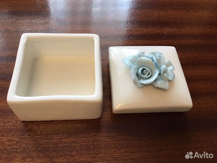 Шкатулка д/украшений,фарфор