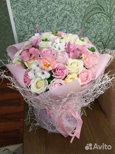 Букет из 55 мыльных цветов