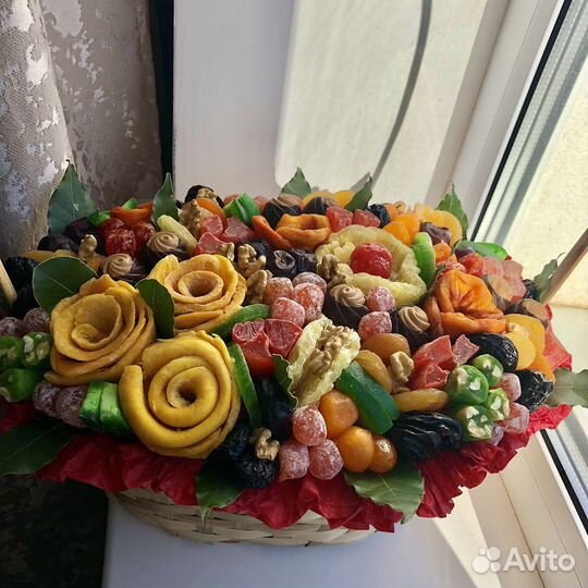 Съедобные букеты из сухофруктов и конфет