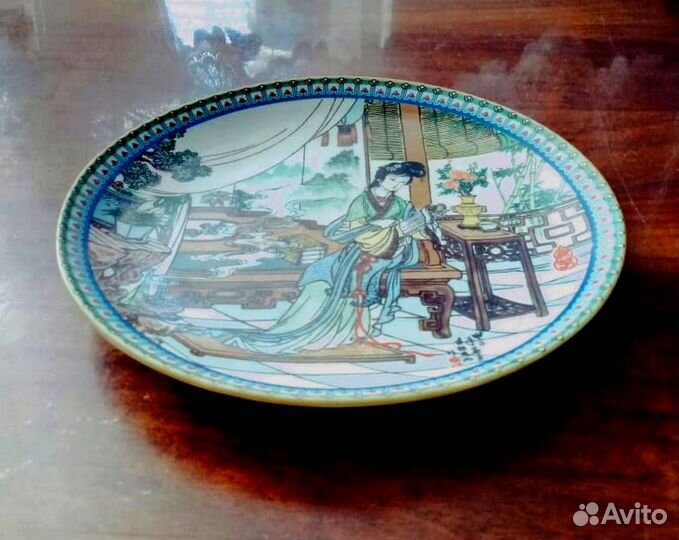 Фарфоровая тарелка Цзиндэчжэнь