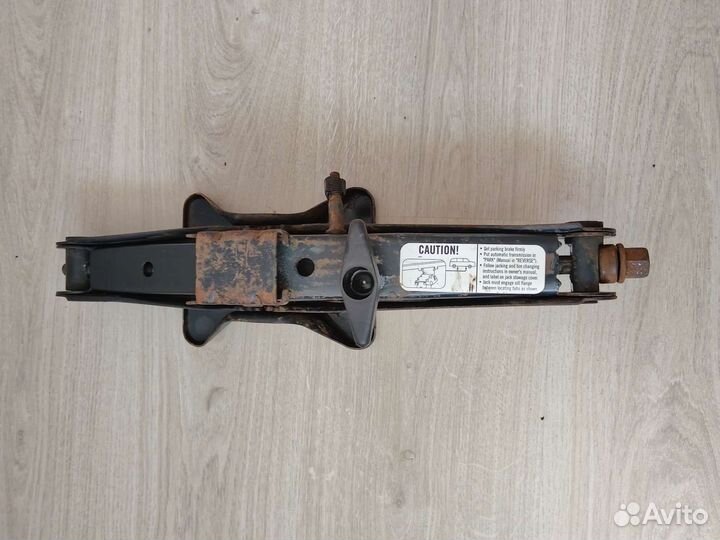 Домкрат Dodge Chrysler