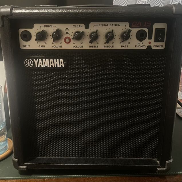 Комбоусилитель Yamaha GA-15