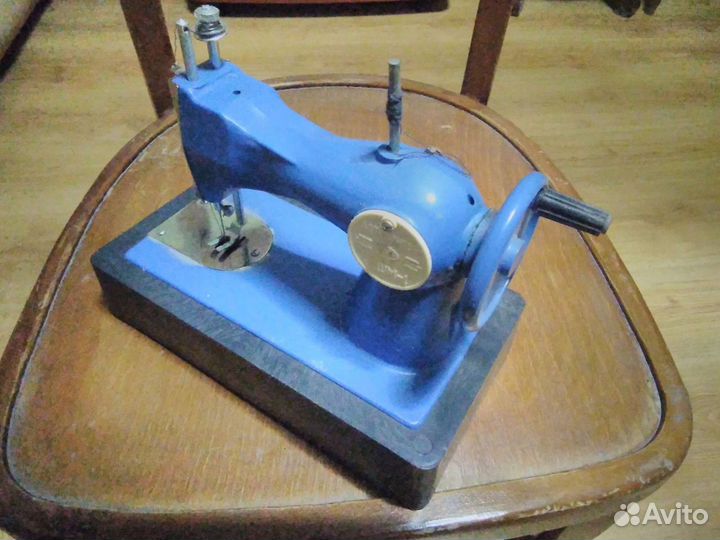 Детская швейная машина