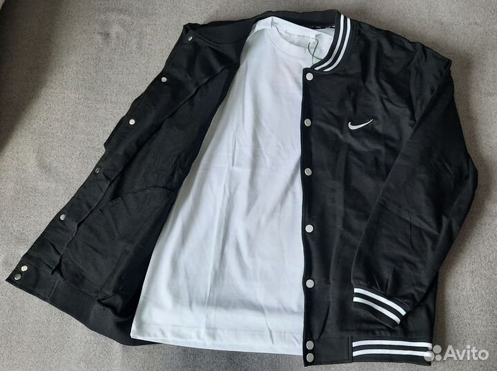Бомбер Nike