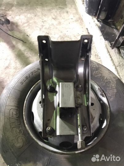 Кронштейн запасного колеса DAF XF105