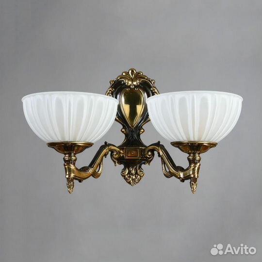 Бра настенный металлический со стеклом