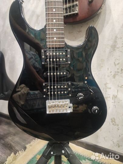 Электрогитара Yamaha Erg121