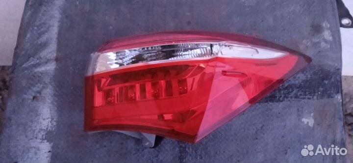 Фонарь правый внешний Toyota Corolla 11 E180 2013