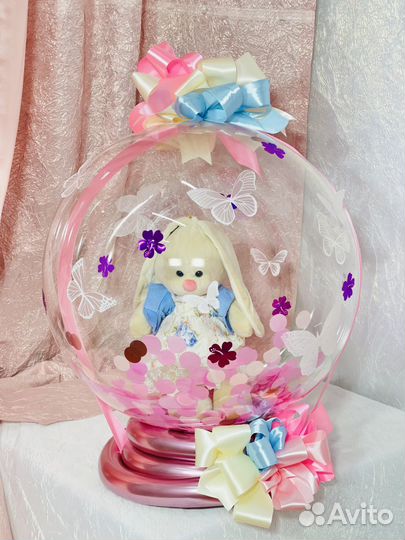 Игрушка в кристальном шаре