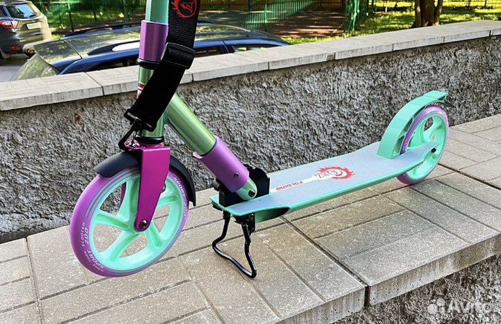 Самокат с большими колесами 200 мм