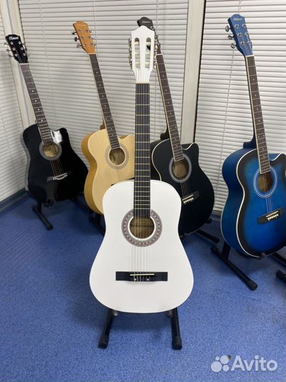 Классическая гитара для новичков (новая)