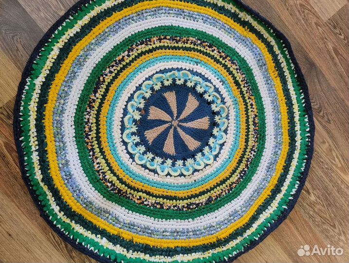 Коврик ручной работы