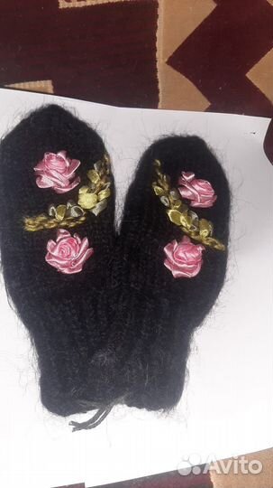 Варежки с ручной вышивкой