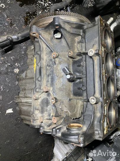 Коленвал с поршневой группой и блоком. Volkswagen