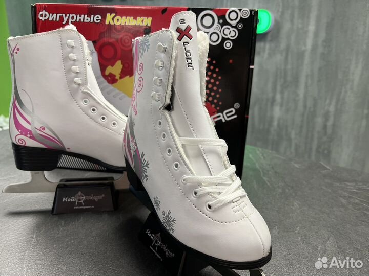 Коньки фигурные с мехом новые
