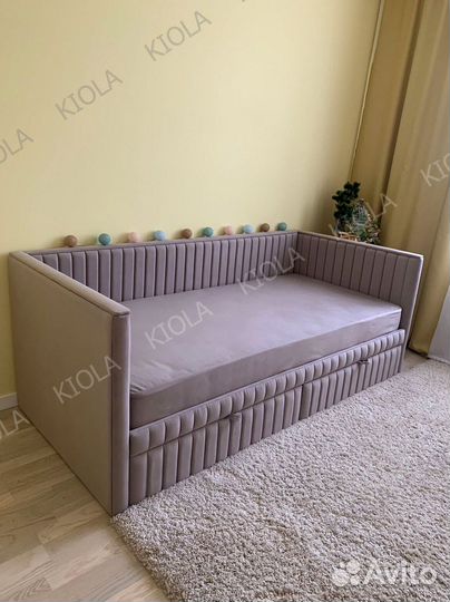 Детская кровать с мягкими бортиками