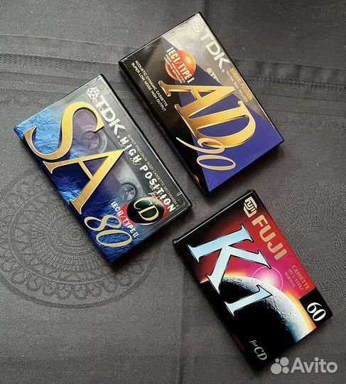 Аудиокассет запечатанные, 3 штуки. Япония