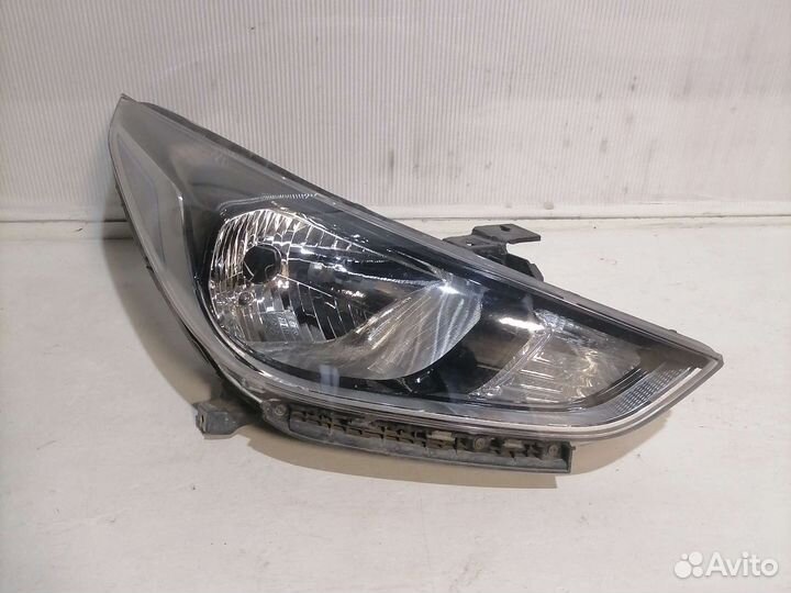 Фара правая Hyundai Solaris 2