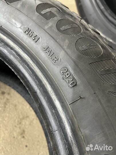 Goodyear Ultragrip Ice Arctic 225/60 R17 103T