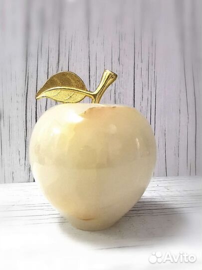 Яблоки из оникса большие