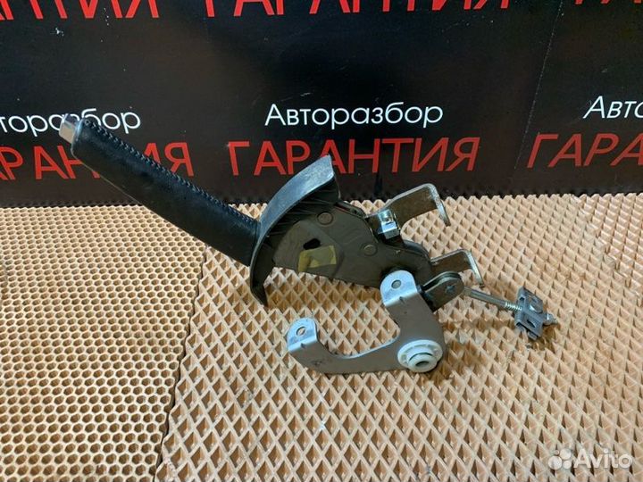 Рычаг стояночного тормоза Kia Ceed универсал G4FC