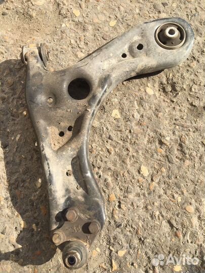 Рычаг передний левый Skoda rapid 1 2017