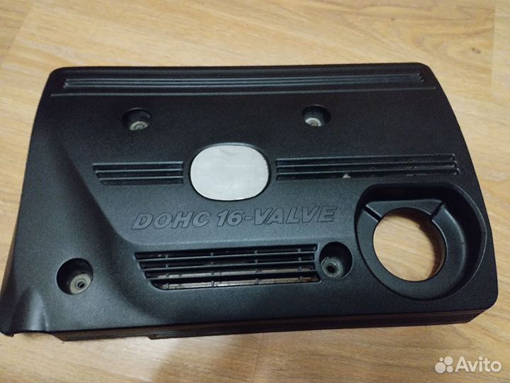 Декоративная накладка двигателя